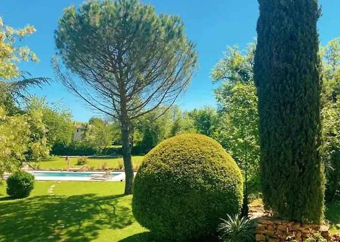 Mas Parenthese - Et Table D'hotes Bed and Breakfast 3*