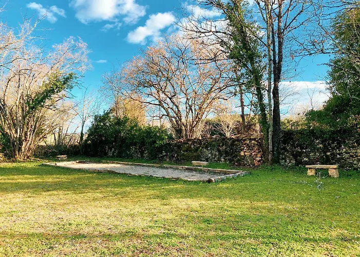 Mas Parenthese - Et Table D'hotes Bed and Breakfast 3*