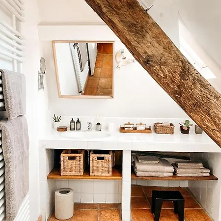 Mas Parenthese - Et Table D'hotes Bed & Breakfast 3*